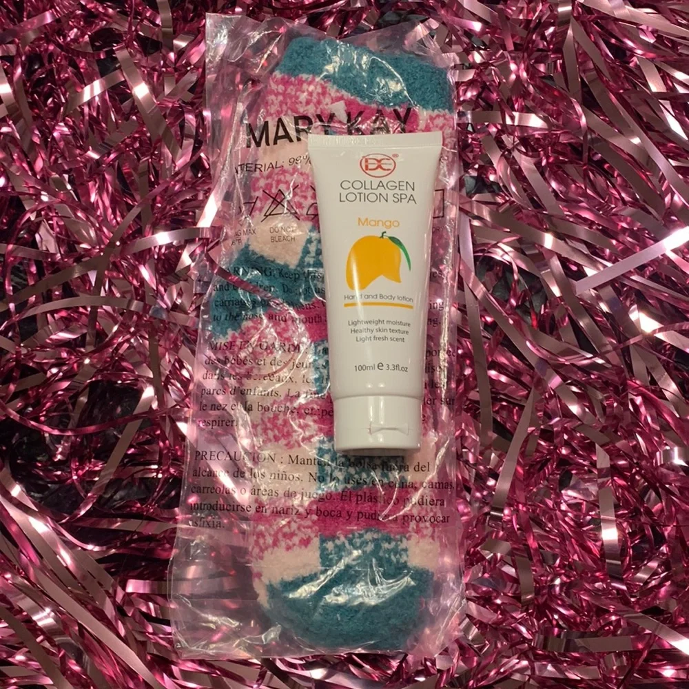 🌹 MARY KAY • New Cozy Warm Fuzzy Socks with free Mango Lotion • NWOT